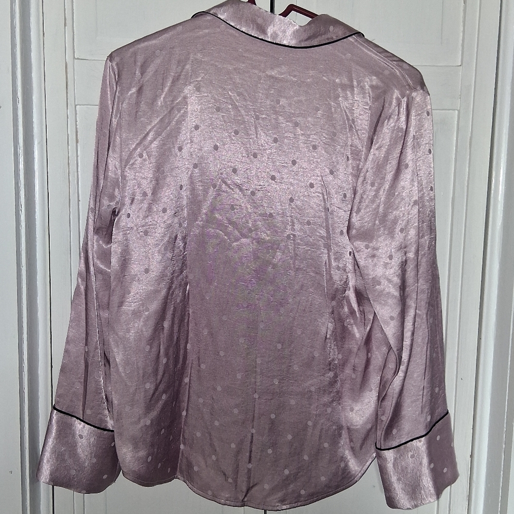 Victoria's Secret Light Pink Satin Pajama Top - Picture 9 of 10